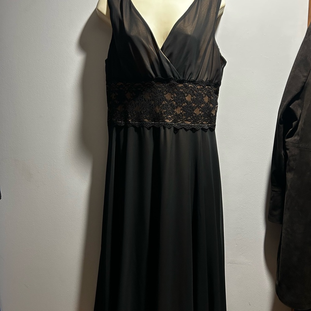 Connected Apparel Black and Tan Dress